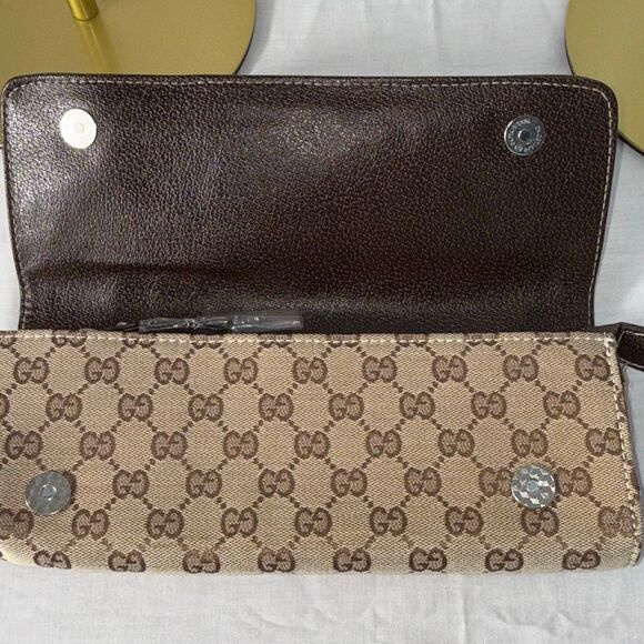 Vintage Gucci GG Monogram Canvas Bow Clutch Bag Brown Tan Y2K 90s Logo Designer - Picture 15 of 15